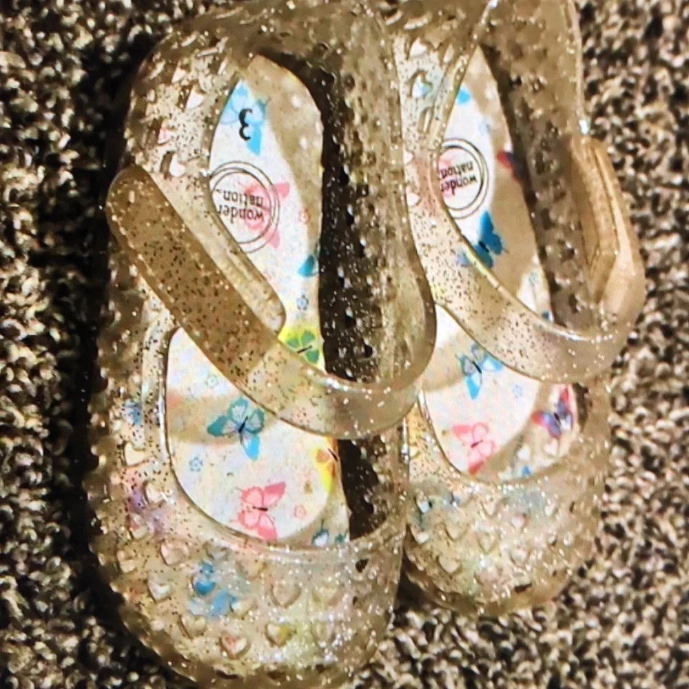 Transparent hole clear jelly shoes